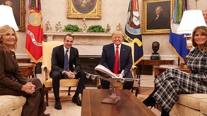 Συνάντηση Μητσοτάκη – Τραμπ: Το παρασκήνιο, οι δηλώσεις και τα… δώρα – ΒΙΝΤΕΟ