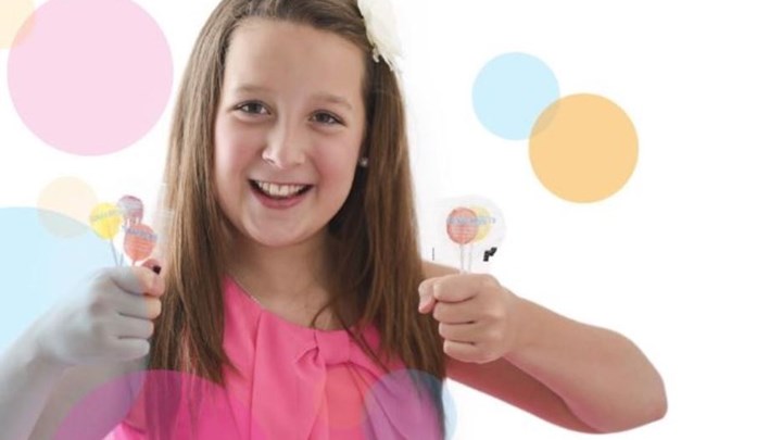 Πώς μια 14χρονη έγινε εκατομμυριούχος φτιάχνοντας…καραμέλες – ΦΩΤΟ – ΒΙΝΤΕΟ