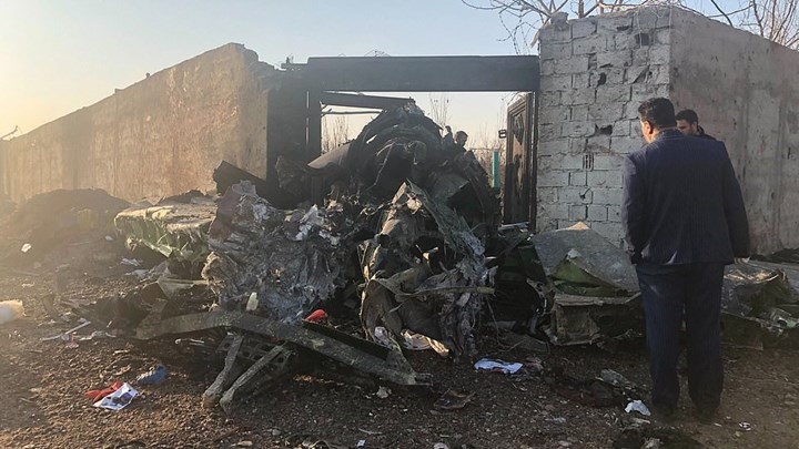 Αεροπορικό δυστύχημα στο Ιράν: Το Boeing είχε πιάσει φωτιά στον αέρα – Τι αναφέρει η πρώτη έκθεση