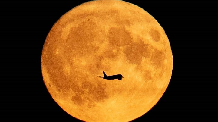 Οι 13 Πανσέληνοι του 2020: Σήμερα το «φεγγάρι του λύκου» – ΦΩΤΟ