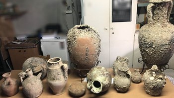 Κρήτη: Χειροπέδες σε 56χρονο αρχαιοκάπηλο που είχε μετατρέψει το σπίτι του σε μουσείο – ΦΩΤΟ