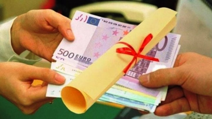 Στο εδώλιο πολύτεκνη για πλαστό απολυτήριο