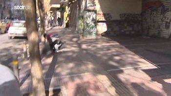 Βίντεο – σοκ από άγρια συμπλοκή μεταξύ διακινητών στα Εξάρχεια – Σκληρές εικόνες