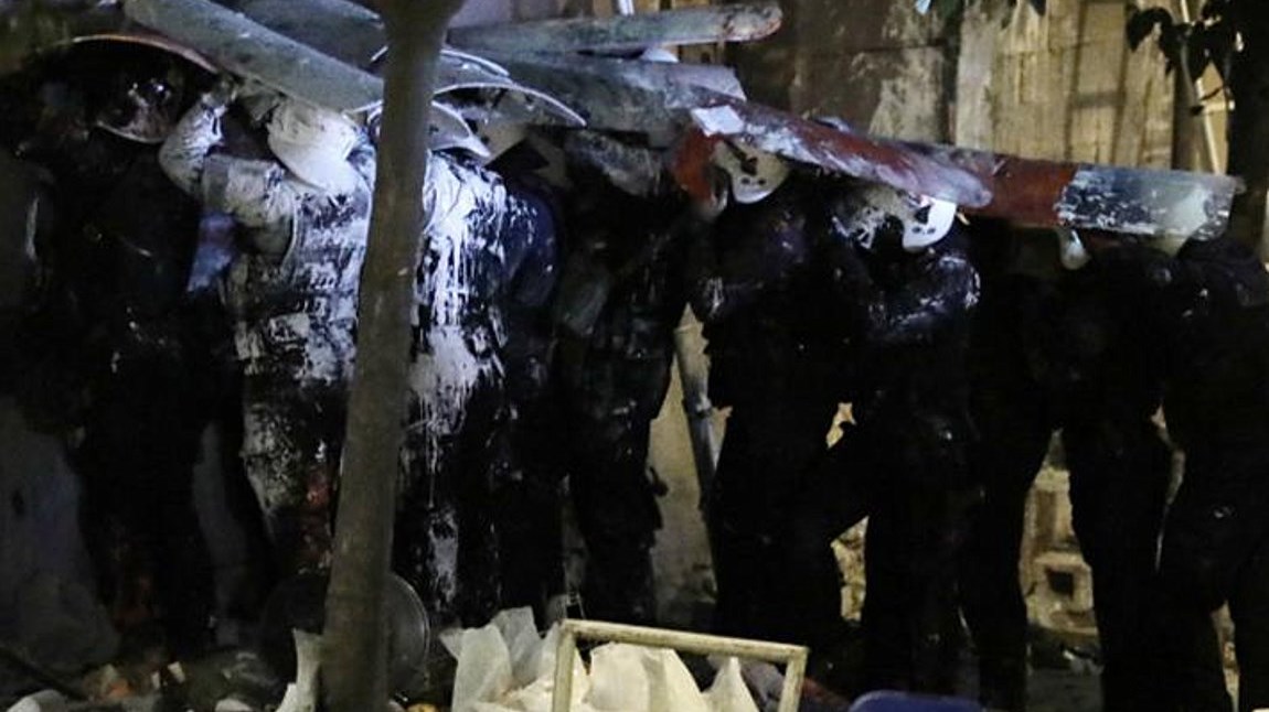 Κουκάκι: Οκτώ συλλήψεις στην αστυνομική επιχείρηση για την εκκένωση κτιρίου στην οδό Παναιτωλίου