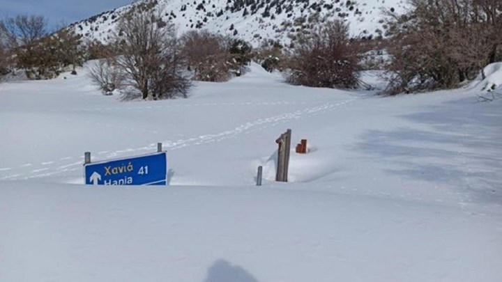 Κρήτη: «Χάθηκε» η είσοδος στο φαράγγι της Σαμαριάς από τα χιόνια – ΦΩΤΟ – ΒΙΝΤΕΟ