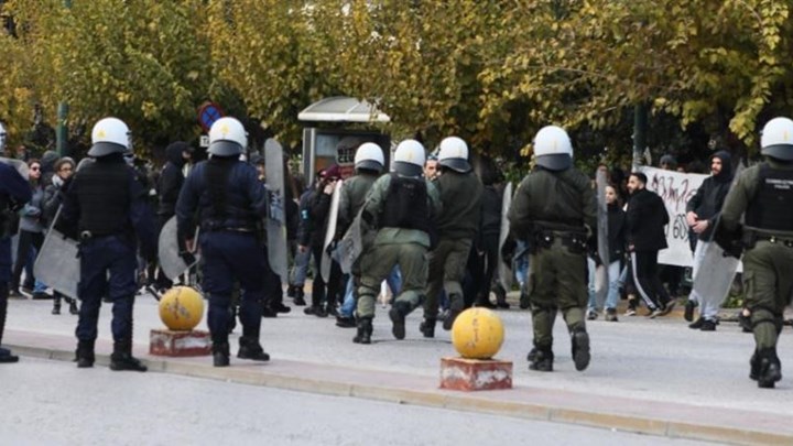 Κουκάκι: Ένταση στην Ευελπίδων για τους συλληφθέντες – ΦΩΤΟ