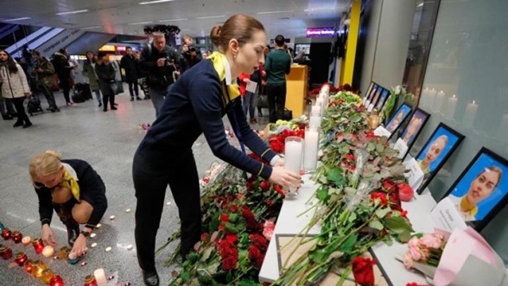 Καναδάς: Χιλιάδες άνθρωποι τίμησαν τα θύματα του Ουκρανικού Boeing – ΦΩΤΟ