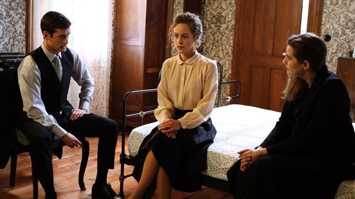 Άγριες Μέλισσες – Spoiler: Κόβουν την ανάσα οι εξελίξεις – Τι θα συμβεί με το μωρό της Δρόσως