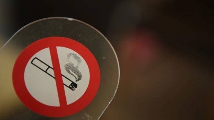 Αντικαπνιστικός: “Φρένο” στις Λέσχες Καπνιστών επιχειρεί να βάλει η Εθνική Αρχή Διαφάνειας