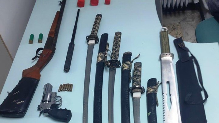 Πειραιάς: Χειροπέδες σε 36χρονο για ένοπλες ληστείες – Τι εντόπισαν οι Αρχές στο σπίτι του – ΦΩΤΟ