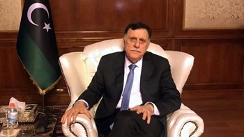 Λιβύη: Στην Κωνσταντινούπολη ο Σάρατζ – Συναντήθηκε με τον Αμερικανό πρέσβη