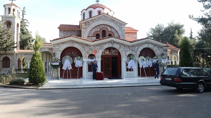 Xριστίνα Λυκιαρδοπούλου: Σε κλίμα οδύνης το τελευταίο “αντίο” – Τραγική φιγούρα ο αδελφός της – ΦΩΤΟ