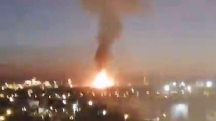 Έκρηξη στην Ισπανία: Οι πρώτες εικόνες από τη φωτιά στο εργοστάσιο χημικών – ΒΙΝΤΕΟ