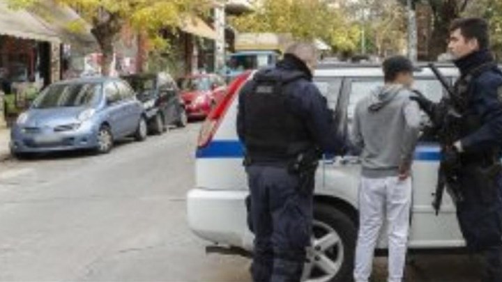 Εξάρχεια: Δεκάδες συλλήψεις από την ΕΛ.ΑΣ. – ΦΩΤΟ