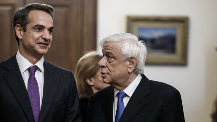 Πότε ενημέρωσε ο Κυριάκος Μητσοτάκης τον Προκόπη Παυλόπουλο