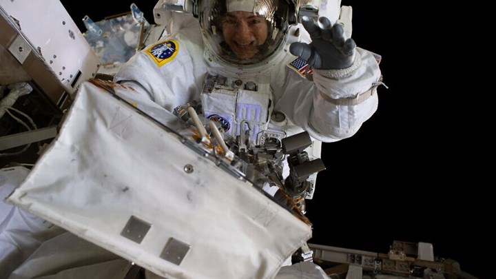 NASA: Πραγματοποιήθηκε η δεύτερη 100% γυναικεία διαστημική έξοδος – BINTEO