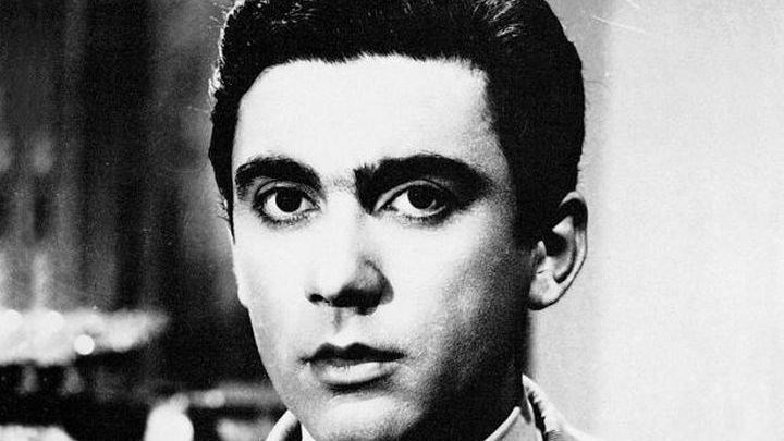 Δημήτρης Χορν: Η λαμπερή καριέρα και ο θυελλώδης έρωτας με την Έλλη Λαμπέτη – ΒΙΝΤΕΟ