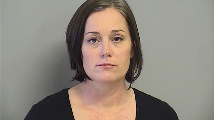 Δασκάλα συνελήφθη για τρίο με μαθητή της – Του έστελνε μηνύματα στο Snapchat