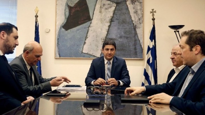 Σφραγίζονται οι λέσχες φιλάθλων χωρίς άδεια