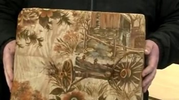 ΗΠΑ: Βρήκε μια μικρή περιουσία σε καναπέ-αντίκα που αγόρασε – ΒΙΝΤΕΟ