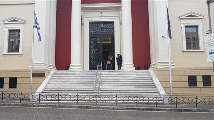 Πάτρα: Ψάλτης σκότωσε 45χρονο και μετά τον… “διάβασε”