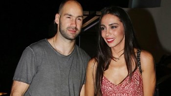 Βασίλης Σπανούλης:  Η… εξάδα με τα μωρά στην αγκαλιά του – ΦΩΤΟ