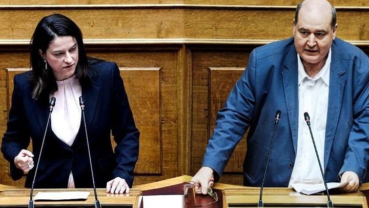 Νομοσχέδιο των ΑΕΙ: Κόντρα Φίλη – Κεραμέως στη Βουλή