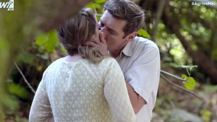 Άγριες Μέλισσες – Spoiler: Νύχτα πάθους για Λενιώ και Κυπραίο – BINTEO