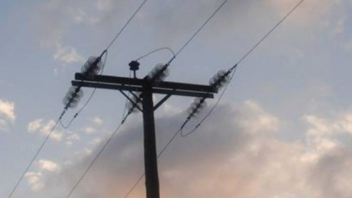 Κύκλοι υπουργείου Περιβάλλοντος: Οξύ πρόβλημα έλλειψης στύλων του ΔΕΔΔΗΕ