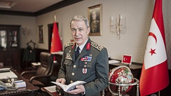 Ο άγνωστος “πόλεμος” στην ηγεσία του τουρκικού στρατού – Ποιον και γιατί “φοβάται” ο Ακάρ
