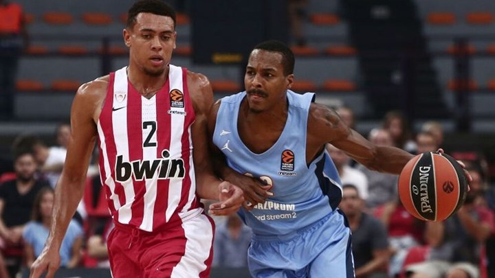 Ζενίτ – Ολυμπιακός 24-27 (10′)