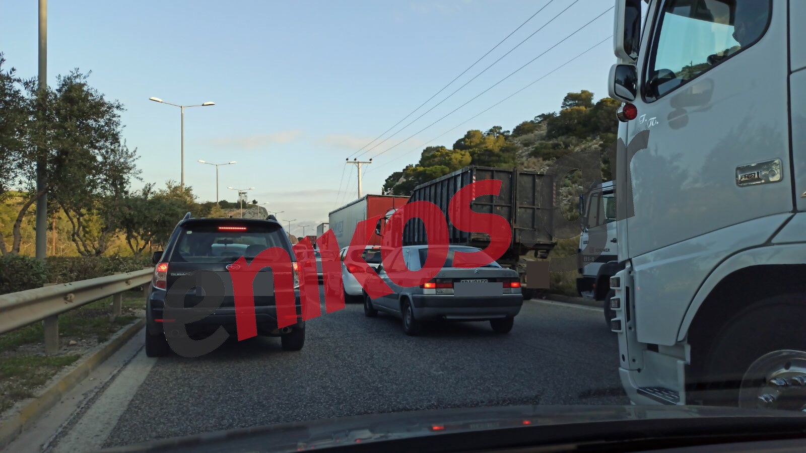 Κίνηση: Μποτιλιάρισμα στη Λεωφόρο Σχιστού λόγω τροχαίου – ΦΩΤΟ αναγνώστη