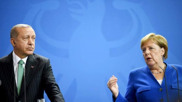 Το δώρο του Ερντογάν στη Μέρκελ – Η επική αντίδρασή της – ΦΩΤΟ – ΒΙΝΤΕΟ