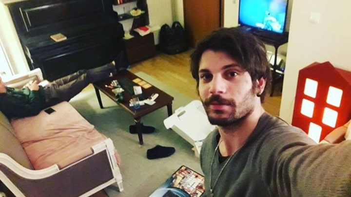 Το Καφέ της Χαράς: Η ατάκα του “Μανωλάκη” που θα αρέσει στους τηλεθεατές