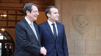 Ο Μακρόν έγινε προσωπικός φωτογράφος του Αναστασιάδη – ΦΩΤΟ