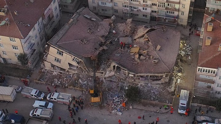 Φονικός σεισμός στην Τουρκία: Για μετασεισμό 6,8 Ρίχτερ προειδοποιεί ο Λέκκας