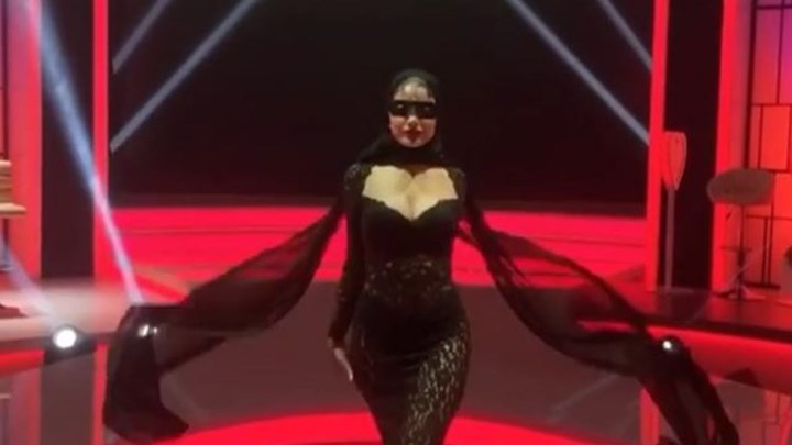 My Style Rocks: Κόβει την ανάσα η Μαρία Καζαριάν με τα μαύρα εσώρουχα της – BINTEO