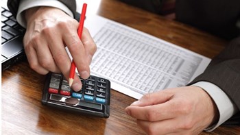 Εισφορές: Πώς θα γίνει η μείωση και ποιους αφορά