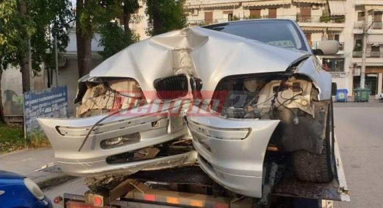 Πάτρα: Αυτοκίνητο “καρφώθηκε” σε φανάρι – Από θαύμα σώθηκε ο οδηγός – ΦΩΤΟ