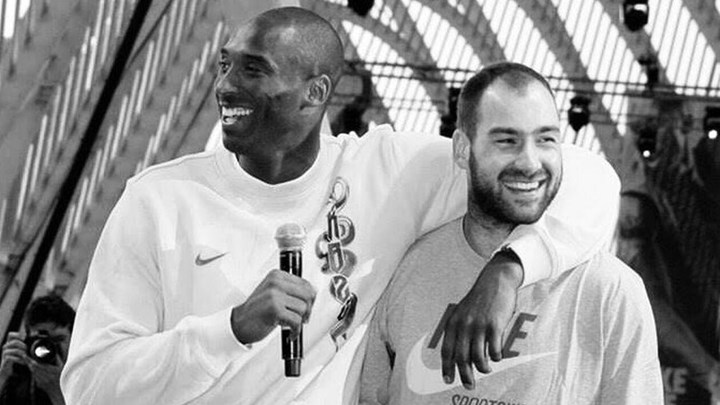 Κόμπι Μπράιαντ: Όταν αποθέωνε Διαμαντίδη και Σπανούλη – ΦΩΤΟ