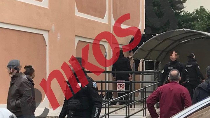 Περιστέρι: Γυναίκα έπεσε από μπαλκόνι – Οι πρώτες εικόνες από το σημείο – ΦΩΤΟ αναγνώστη