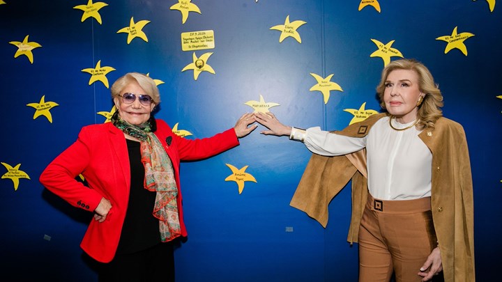 Η Μαρινέλλα ενώνει τις δυνάμεις της με την «Ελπίδα»