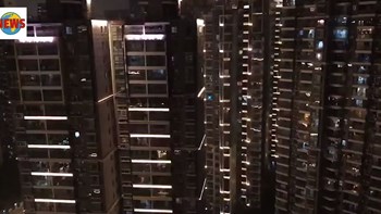 Κορονοϊός: Συγκλονίζουν οι κάτοικοι της Ουχάν – Τραγουδούν στα μπαλκόνια τους – ΒΙΝΤΕΟ