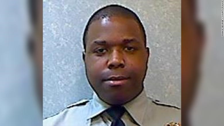 Σοκ: Αστυνομικός πυροβόλησε και σκότωσε άνδρα μέσα σε περιπολικό