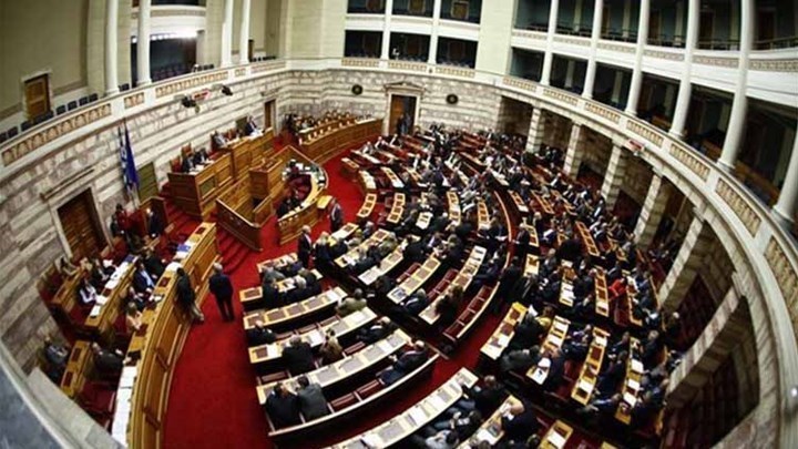 LIVE: Η ψηφοφορία στη Βουλή για την τροπολογία επί των αθλητικών ποινών