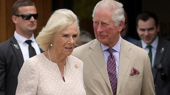 “Πονοκέφαλος” στο Μπάκιγχαμ: Άνδρας υποστηρίζει ότι είναι γιος του πρίγκιπα Καρόλου και της Καμίλα – ΦΩΤΟ