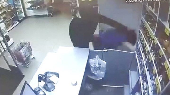 Φρίκη στη Ρωσία: Την έλουσε με πετρέλαιο και της έβαλε φωτιά επειδή τον χώρισε – ΒΙΝΤΕΟ – Προσοχή σκληρές εικόνες