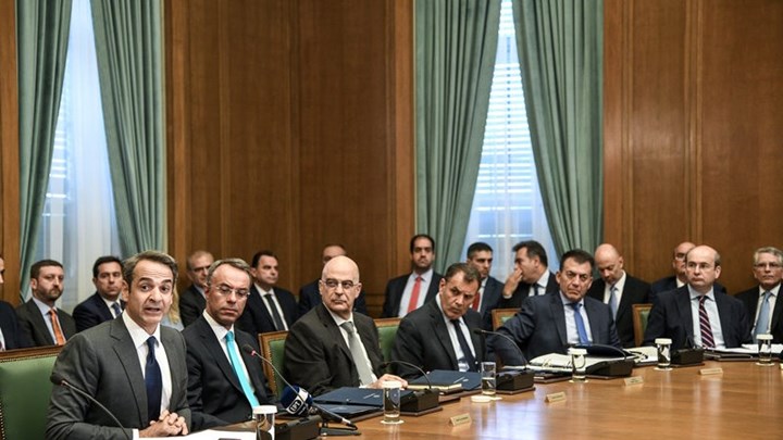 Υπουργικό συμβούλιο: Συγχαρητήρια Μητσοτάκη σε Χρυσοχοΐδη και Σταϊκούρα