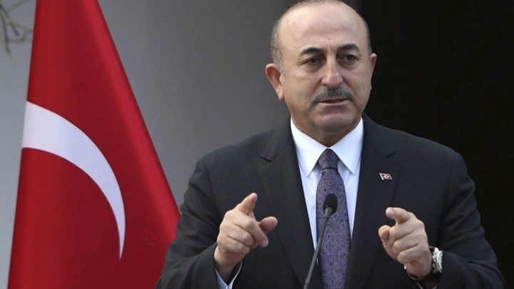 Οργή Τσαβούσογλου κατά Λαγού επειδή έσκισε την τουρκική σημαία στο Ευρωκοινοβούλιο – ΒΙΝΤΕΟ