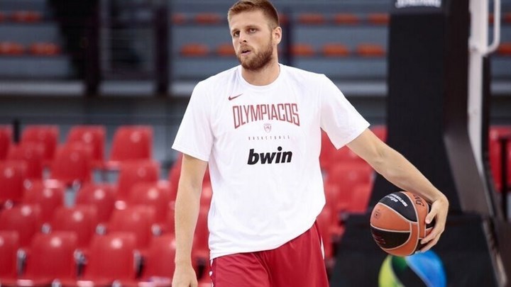 Ολυμπιακός: Τραυματισμός – σοκ για τον Χαραλαμπόπουλο – Μπαίνει χειρουργείο